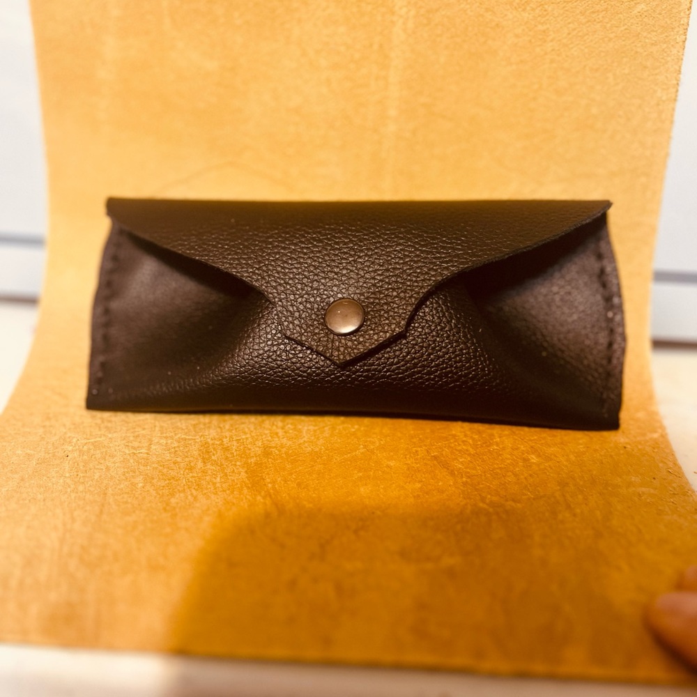Leather sunglasses case